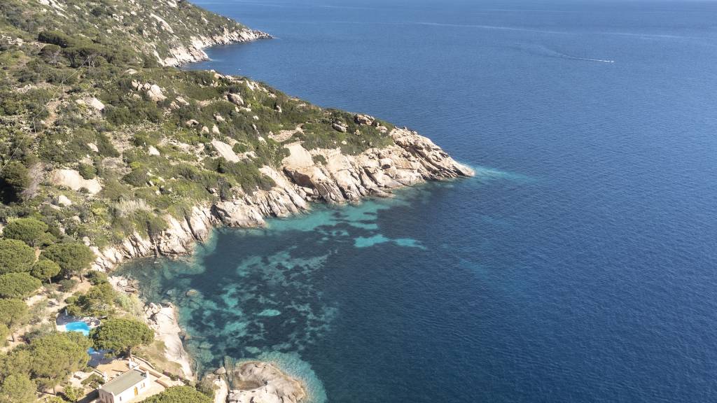 cala----Hotel-Arenella-Giglio