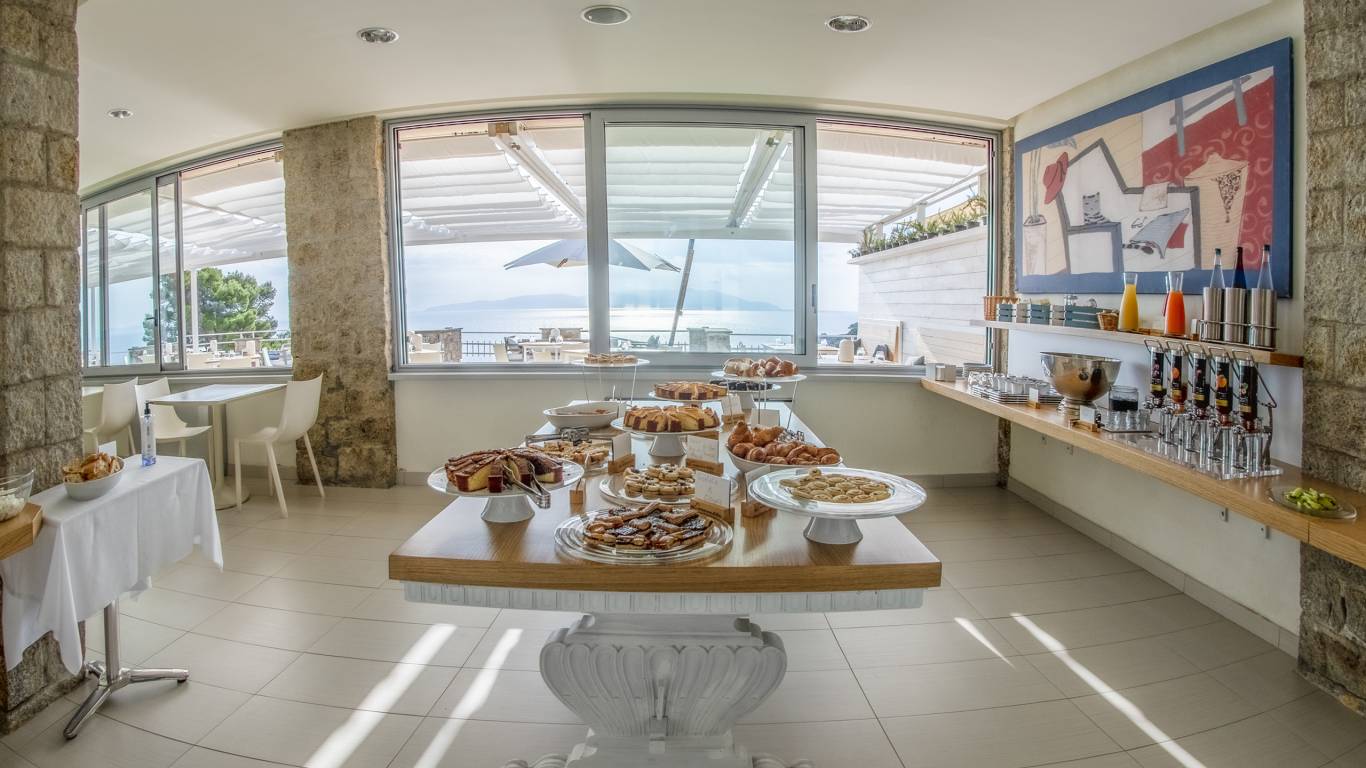 buffet--colazione--2--Hotel-Arenella-Giglio