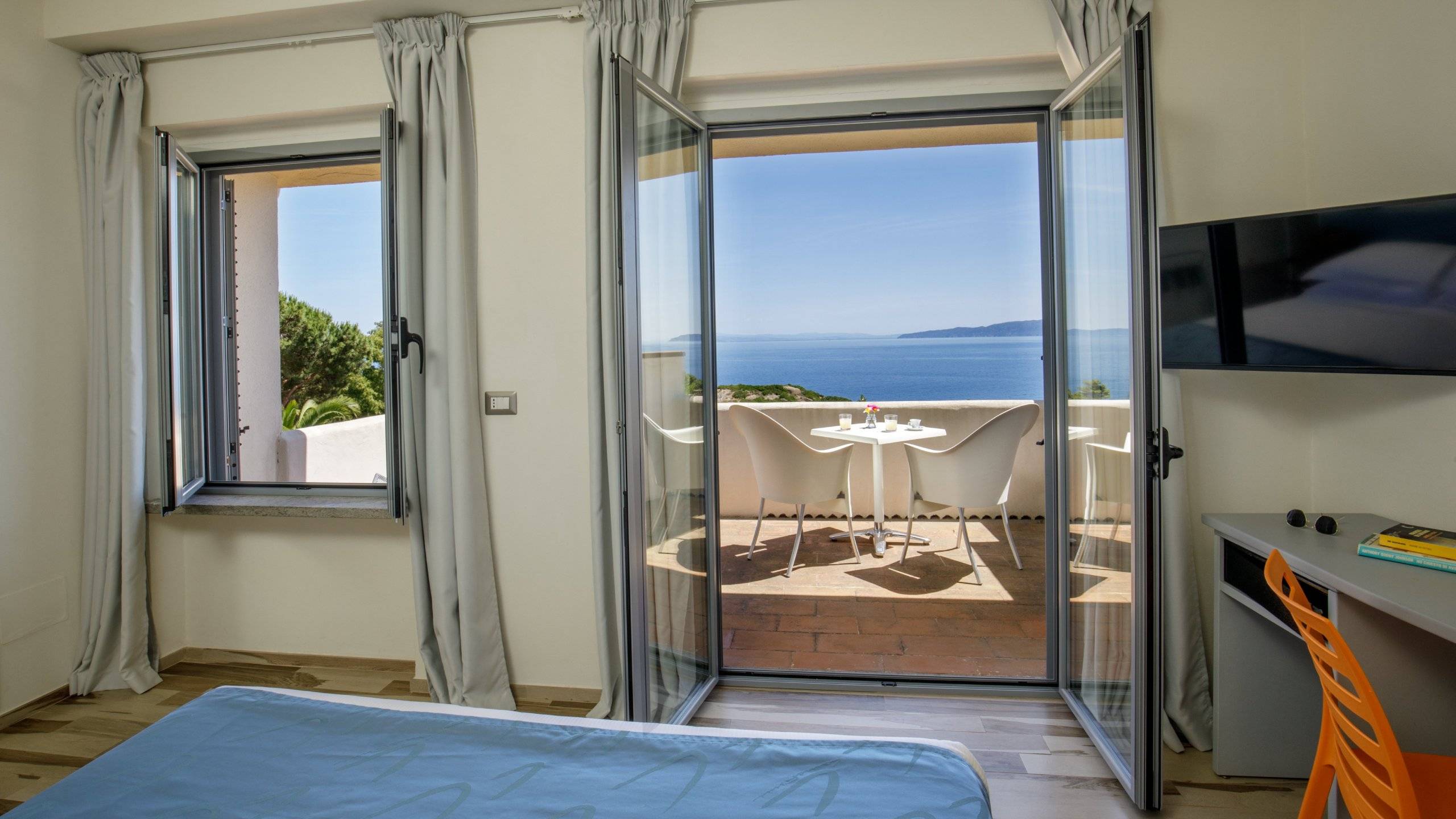 Hotel-Arenella-Isola-del-giglio-2026-Camera-Superior-vista-mare-DEP3 Hotel-Arenella-Isola-del-giglio-2026-Camera-Superior-vista-mare-DEP3