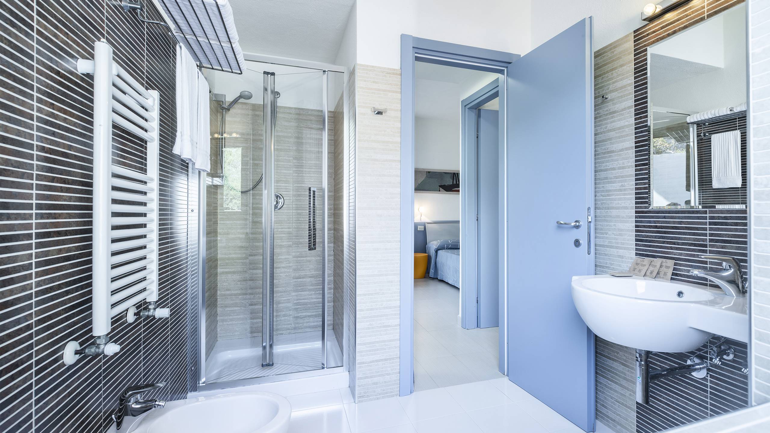 bagno--quadrupla--cplus--Hotel-Arenella-Giglio bagno--quadrupla--cplus--Hotel-Arenella-Giglio