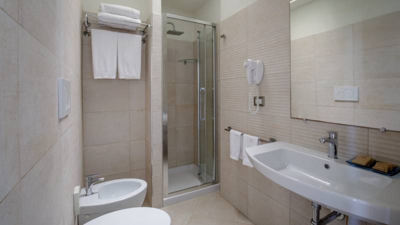 Hotel-Arenella-Isola-del-giglio-2026-Camera-Superior-vista-mare-DEP6 Hotel-Arenella-Isola-del-giglio-2026-Camera-Superior-vista-mare-DEP6