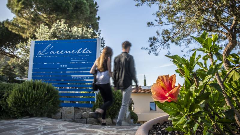 ingresso--2--Hotel-Arenella-Giglio